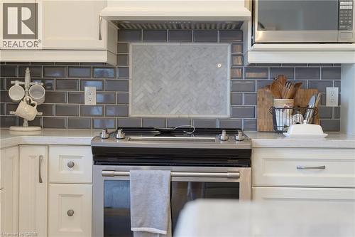 394 Charlton Avenue W, Hamilton, ON - Indoor Photo Showing Kitchen