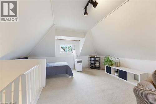 394 Charlton Avenue W, Hamilton, ON - Indoor Photo Showing Bedroom