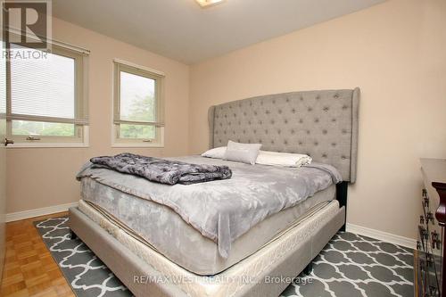 540 Louis Drive, Mississauga, ON - Indoor Photo Showing Bedroom