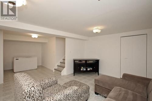 540 Louis Drive, Mississauga, ON - Indoor