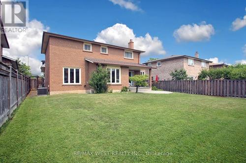 540 Louis Drive, Mississauga, ON - Outdoor