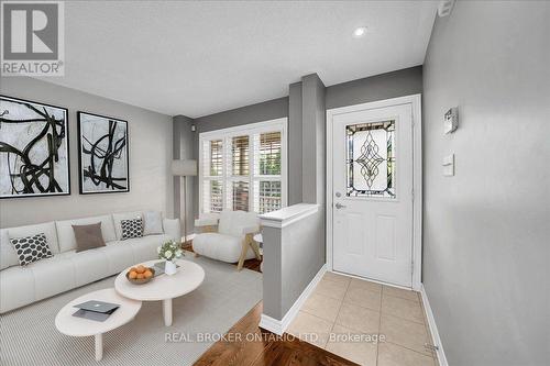 134 Mccready Drive, Milton, ON - Indoor Photo Showing Living Room