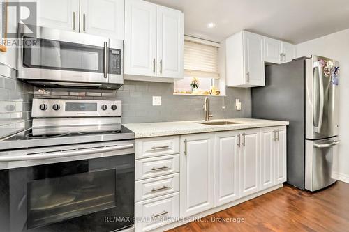 3287 Michaud Avenue, Mississauga, ON - Indoor Photo Showing Kitchen