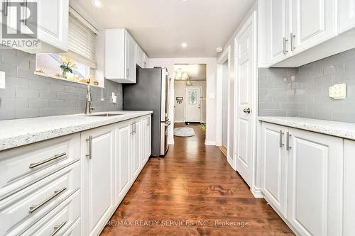 3287 Michaud Avenue, Mississauga, ON - Indoor Photo Showing Kitchen