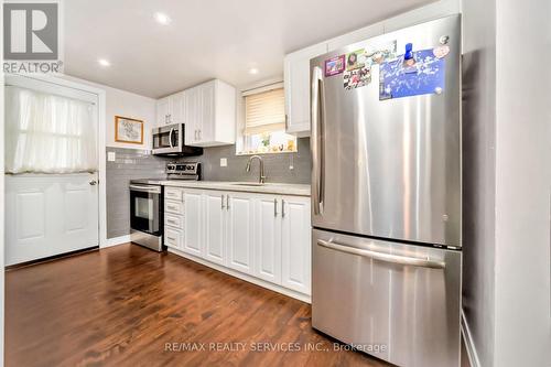 3287 Michaud Avenue, Mississauga, ON - Indoor Photo Showing Kitchen