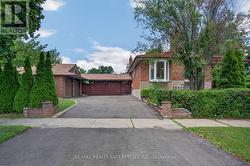 1282 DAIMLER ROAD  Mississauga, ON L5J 3T2