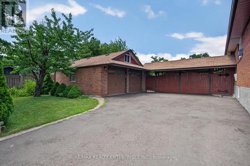 1282 Daimler Road, Mississauga, ON - Outdoor