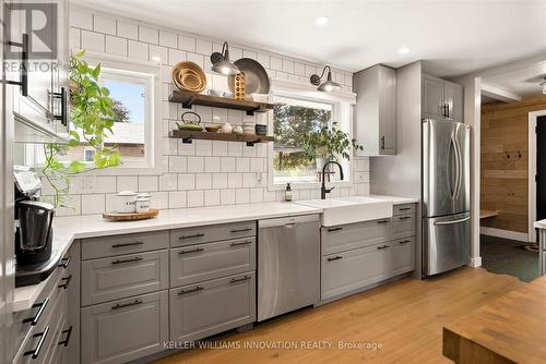 64 Westbury Crescent, Cambridge, ON - Indoor Photo Showing Kitchen With Upgraded Kitchen