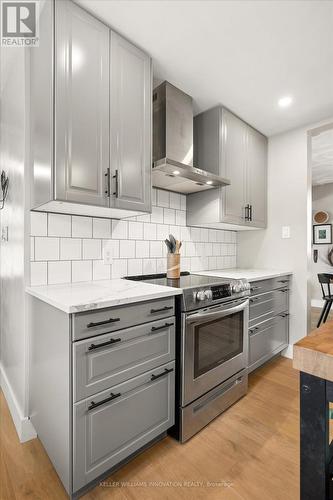 64 Westbury Crescent, Cambridge, ON - Indoor Photo Showing Kitchen With Upgraded Kitchen