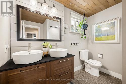 64 Westbury Crescent, Cambridge, ON - Indoor Photo Showing Bathroom
