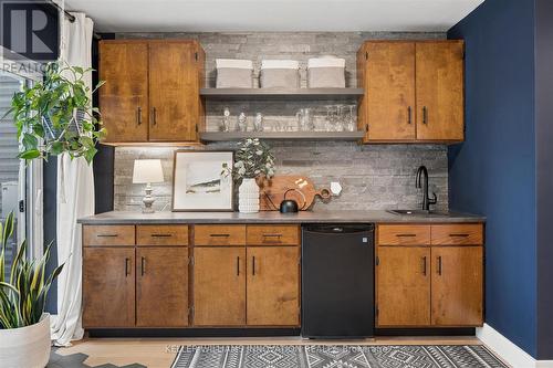 64 Westbury Crescent, Cambridge, ON - Indoor Photo Showing Kitchen