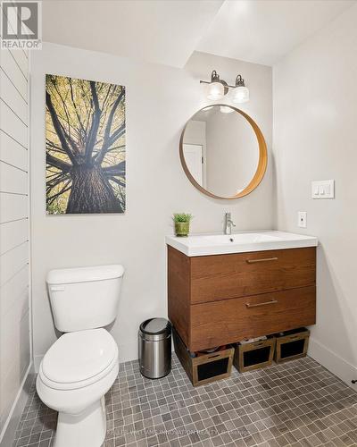 64 Westbury Crescent, Cambridge, ON - Indoor Photo Showing Bathroom