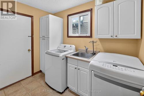 43 Bonaparte Way, Hamilton, ON - Indoor Photo Showing Laundry Room