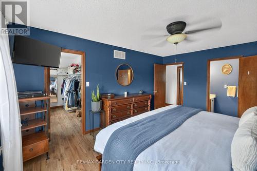 43 Bonaparte Way, Hamilton, ON - Indoor Photo Showing Bedroom