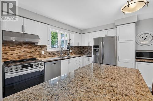 43 Bonaparte Way, Hamilton, ON - Indoor Photo Showing Kitchen