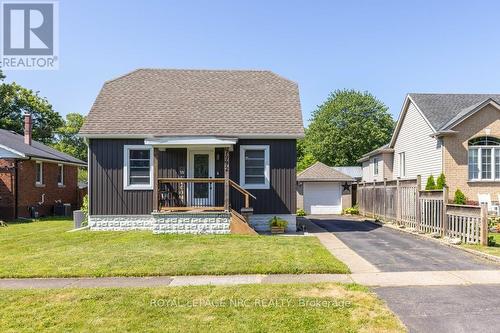 7992 PETER STREET  Niagara Falls, ON L2G 6S9