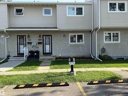 5645 137 AV NW  Edmonton, AB T5A 2H4