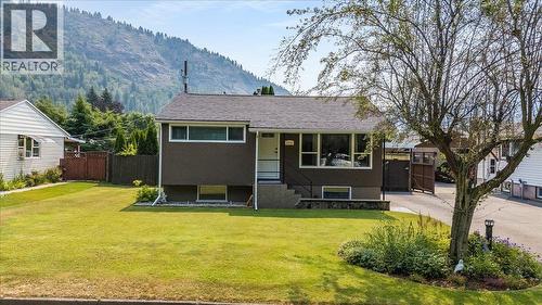 1112 Marianna Crescent  Trail, BC V1R 1C7