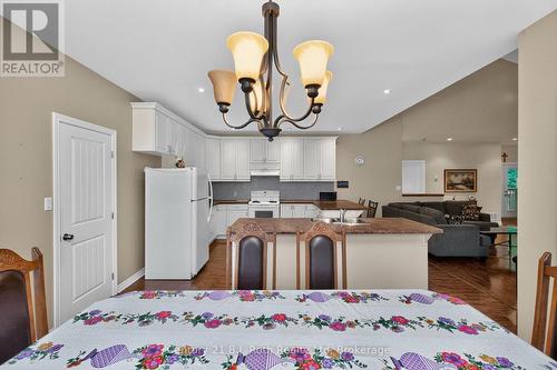 11 Rue Karola Road, Tiny, ON - Indoor Photo Showing Dining Room