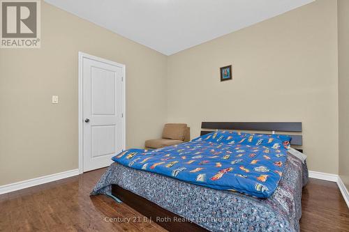 11 Rue Karola Road, Tiny, ON - Indoor Photo Showing Bedroom