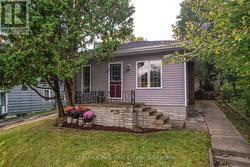 3 CORA STREET E Huntsville, ON P1H 1T5