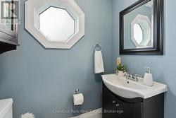 2 Pc Ensuite Bathroom - 