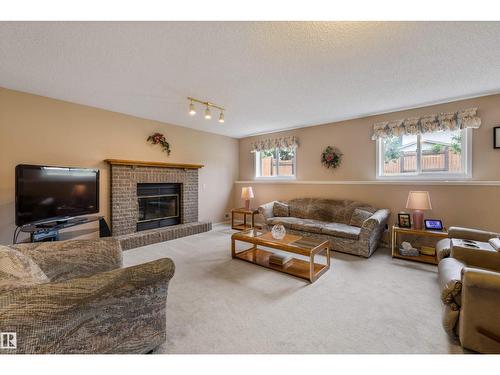 2 Dunvegan Ct, St. Albert, AB 