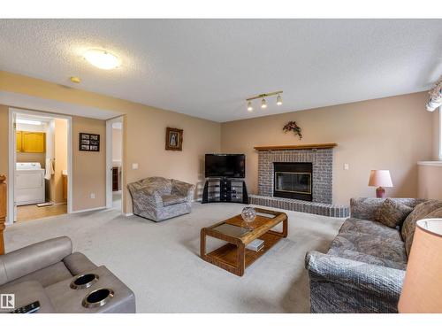 2 Dunvegan Ct, St. Albert, AB 
