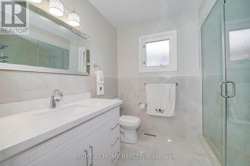 2 Lapworth Crescent, Toronto, ON - Indoor Photo Showing Bathroom