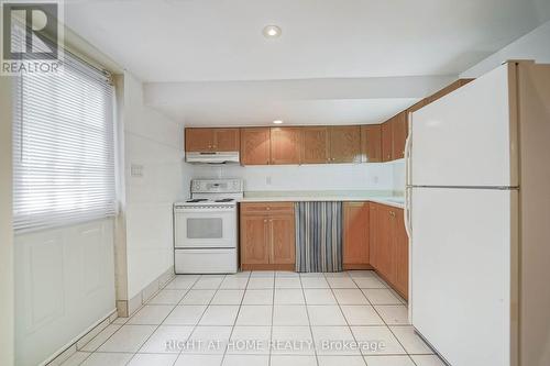 2 Lapworth Crescent, Toronto, ON - Indoor Photo Showing Kitchen