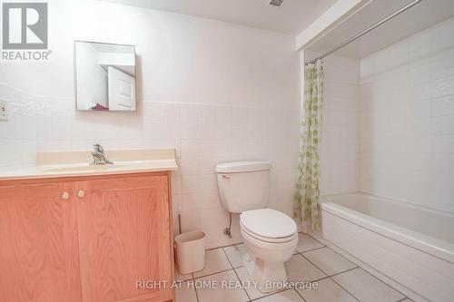2 Lapworth Crescent, Toronto, ON - Indoor Photo Showing Bathroom