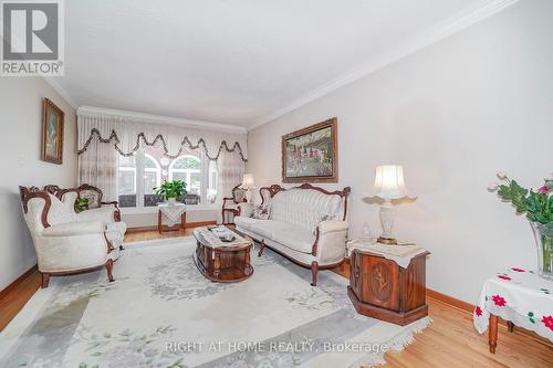 2 Lapworth Crescent, Toronto, ON - Indoor Photo Showing Living Room