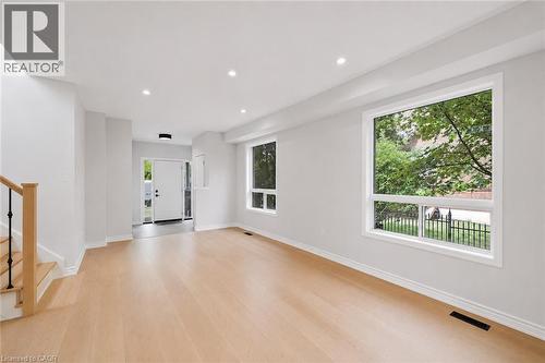 5628 Stella Lane, Burlington, ON - Indoor Photo Showing Other Room