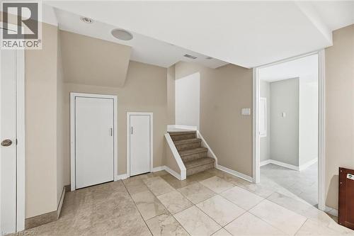5628 Stella Lane, Burlington, ON - Indoor Photo Showing Other Room