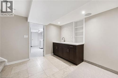 5628 Stella Lane, Burlington, ON - Indoor Photo Showing Other Room