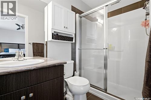 5740 Glide Crescent, Regina, SK - Indoor Photo Showing Bathroom