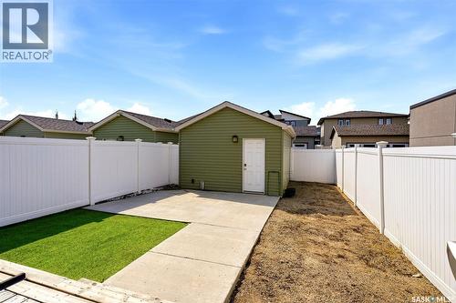 5740 Glide Crescent, Regina, SK - Outdoor