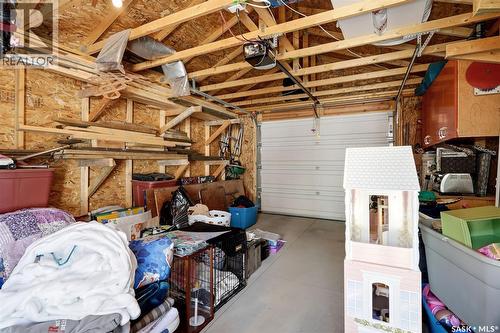 5740 Glide Crescent, Regina, SK - Indoor Photo Showing Garage