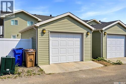 5740 Glide Crescent, Regina, SK - Outdoor