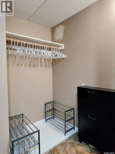 604 611 University Drive, Saskatoon, SK - Indoor With Storage