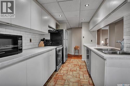 604 611 University Drive, Saskatoon, SK - Indoor Photo Showing Kitchen With Double Sink