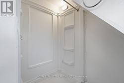 Second Floor: 3-Piece Bathroom - 