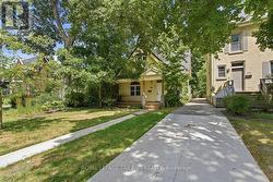 960 Richmond St - 