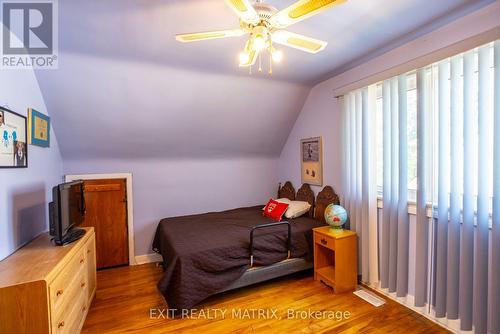 552 Dunbrack Street, Ottawa, ON - Indoor Photo Showing Bedroom