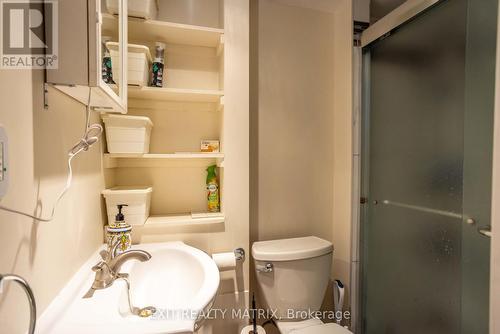 552 Dunbrack Street, Ottawa, ON - Indoor Photo Showing Bathroom