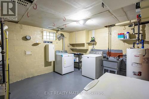 552 Dunbrack Street, Ottawa, ON - Indoor Photo Showing Laundry Room