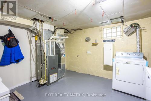 552 Dunbrack Street, Ottawa, ON - Indoor Photo Showing Laundry Room