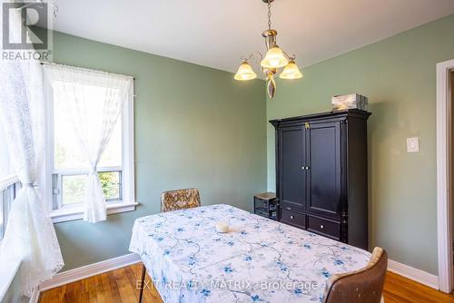 552 Dunbrack Street, Ottawa, ON - Indoor Photo Showing Bedroom