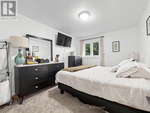 Primary Bedroom - 335 East Avenue N, Hamilton, ON - Indoor Photo Showing Bedroom