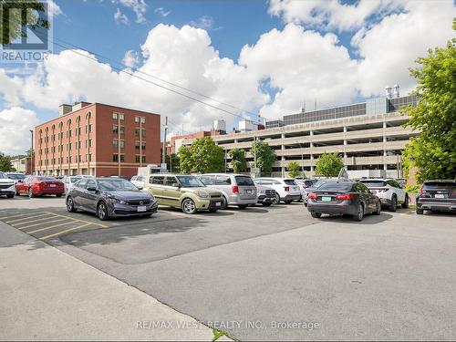Hamilton General Hospital in Your Backyard - 335 East Avenue N, Hamilton, ON - Outdoor